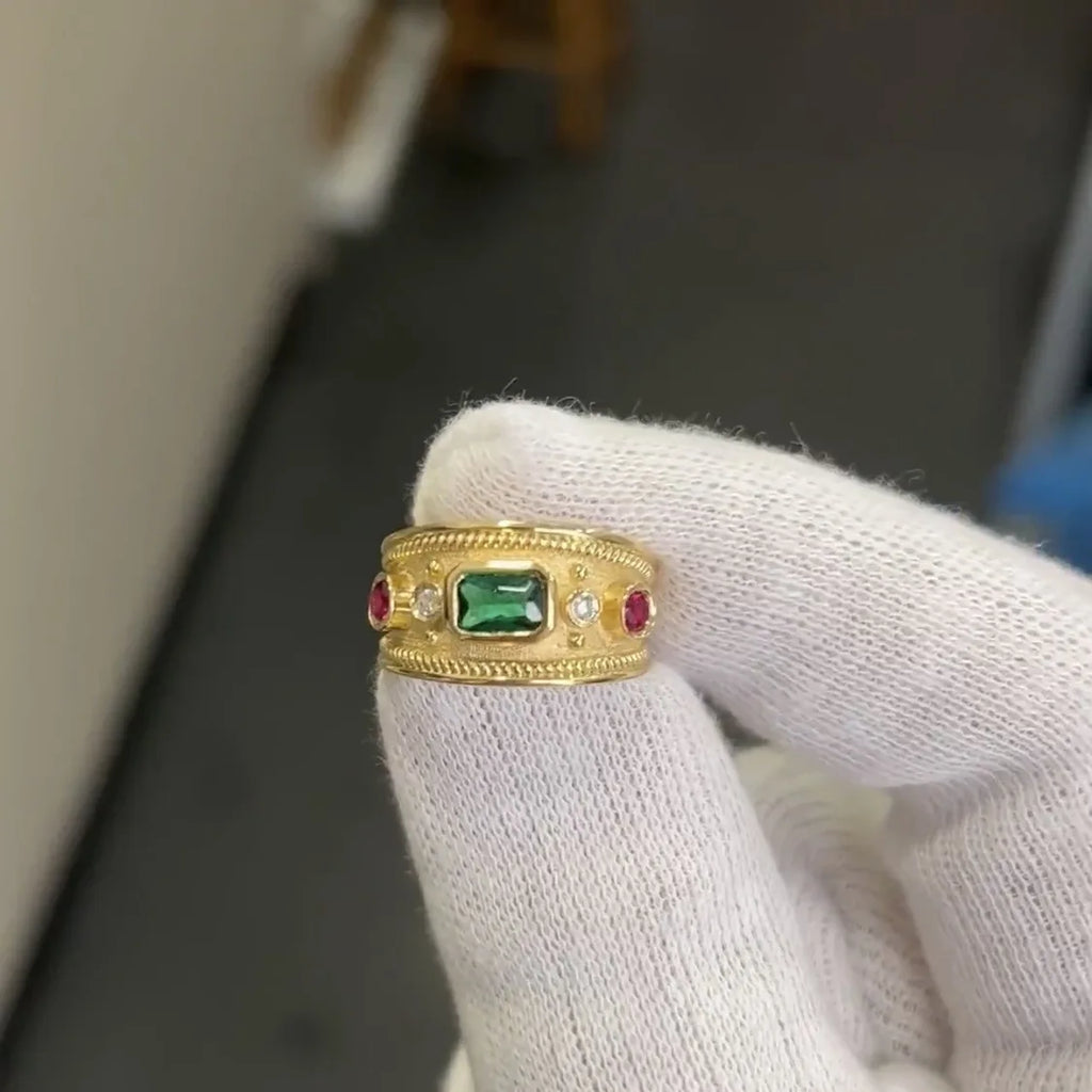 Anillo de circón retro de palacio de placa ancha Simple