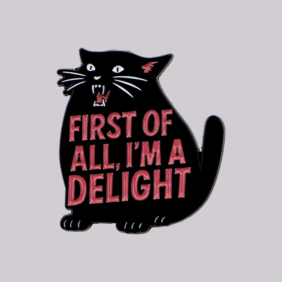 Primero de todo, soy una delicia: Pin de esmalte de gato negro lindo, broche, pin de solapa, insignia, accesorios de ropa, joyería de moda, regalos