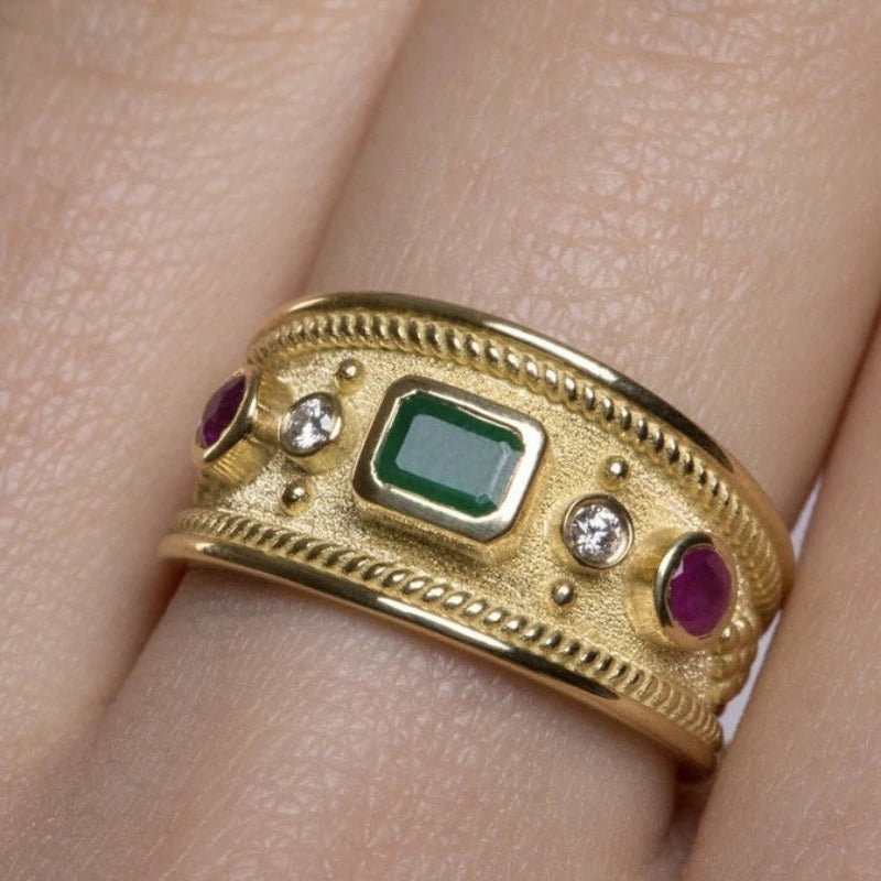 Anillo de circón retro de palacio de placa ancha Simple